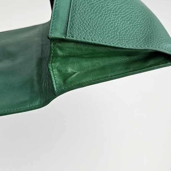 Chanel Green Caviar Vintage Small Flap Wallet - Picture 12 of 14